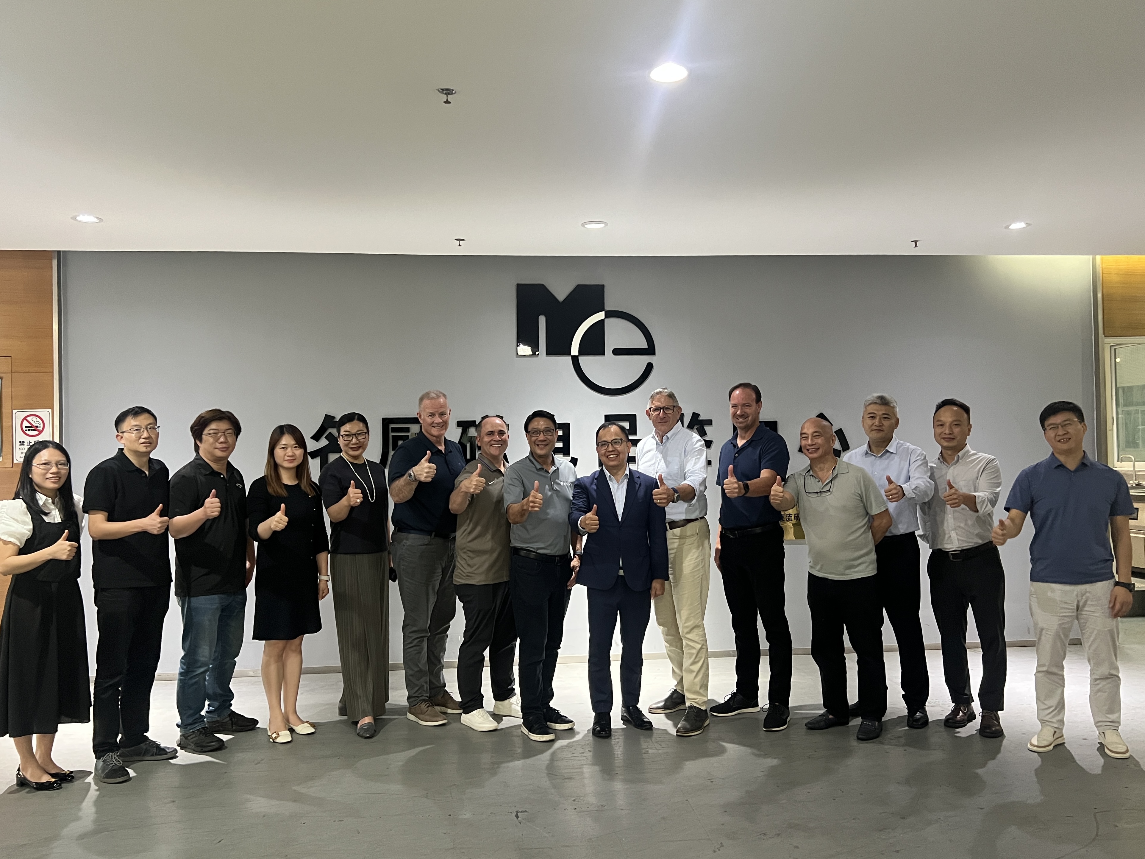 美國大型公共電力代表團參觀(guān)考察我司全電廚房設備